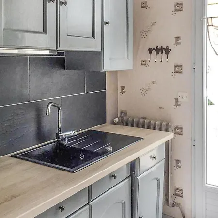 2 Bedroom Lovely In *
