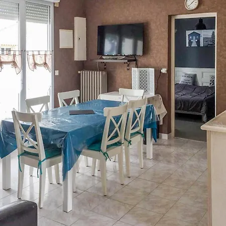 2 Bedroom Lovely In Châtelaillon-Plage