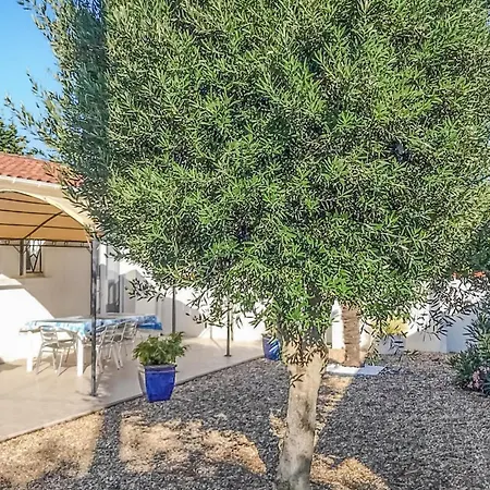 2 Bedroom Lovely In * Châtelaillon-Plage