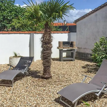 2 Bedroom Lovely In